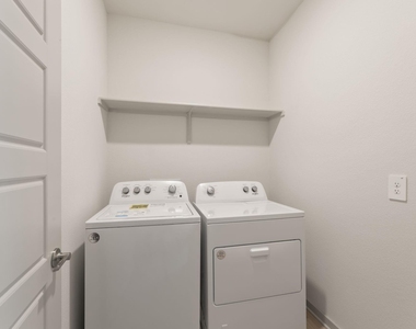 237 Ashford St - Photo Thumbnail 20