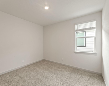 237 Ashford St - Photo Thumbnail 12