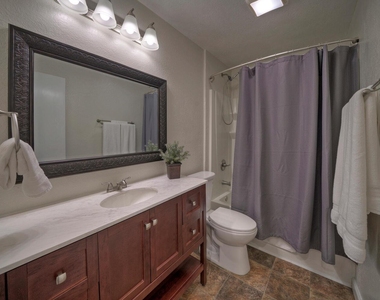 1004 Hyridge St - Photo Thumbnail 4
