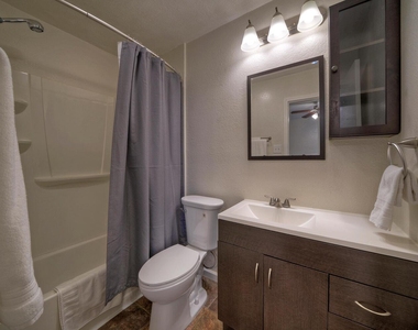 1004 Hyridge St - Photo Thumbnail 2