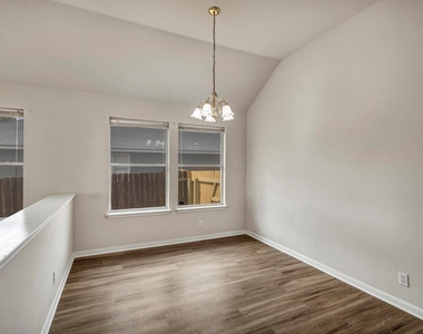 216 Meadowside Dr - Photo Thumbnail 16
