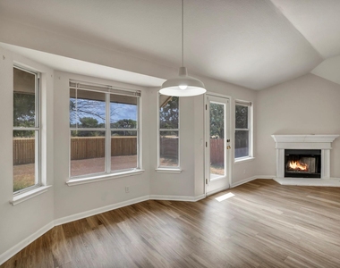 216 Meadowside Dr - Photo Thumbnail 24