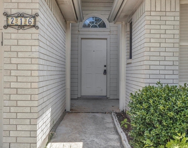 216 Meadowside Dr - Photo Thumbnail 3