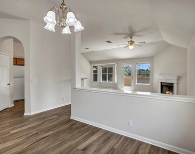 216 Meadowside Dr - Photo Thumbnail 18