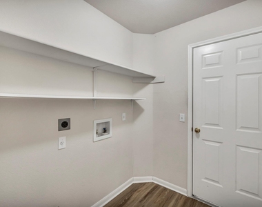 216 Meadowside Dr - Photo Thumbnail 29