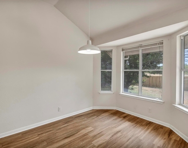 216 Meadowside Dr - Photo Thumbnail 23