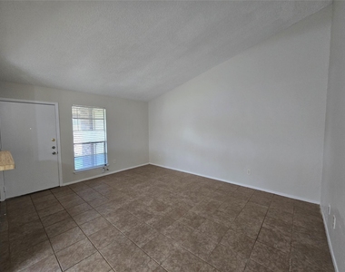 6206 Buffalo Pass - Photo Thumbnail 10