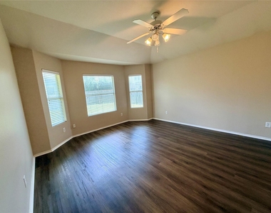 516 W South St - Photo Thumbnail 9