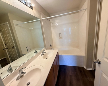 516 W South St - Photo Thumbnail 11