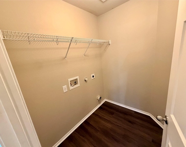 516 W South St - Photo Thumbnail 16