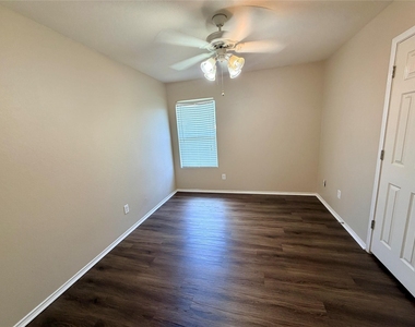 516 W South St - Photo Thumbnail 13