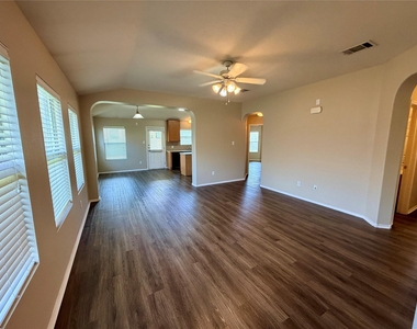 516 W South St - Photo Thumbnail 1