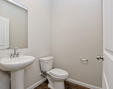 610 Roaring Fork Ln - Photo Thumbnail 12