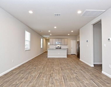 610 Roaring Fork Ln - Photo Thumbnail 16