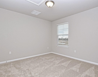 610 Roaring Fork Ln - Photo Thumbnail 24