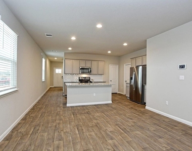610 Roaring Fork Ln - Photo Thumbnail 15