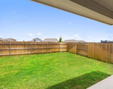 610 Roaring Fork Ln - Photo Thumbnail 31