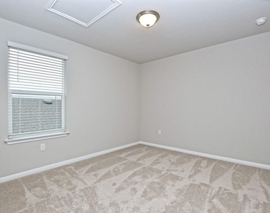 610 Roaring Fork Ln - Photo Thumbnail 23