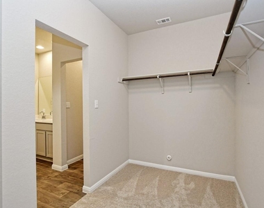 610 Roaring Fork Ln - Photo Thumbnail 21