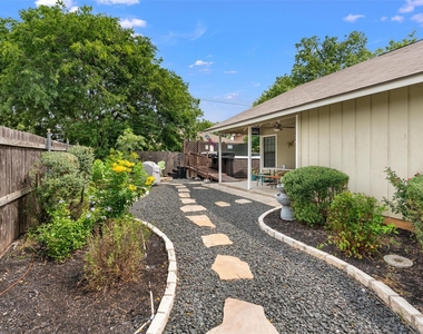 512 Edwards Dr - Photo Thumbnail 27
