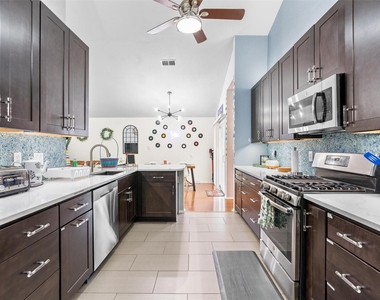512 Edwards Dr - Photo Thumbnail 13