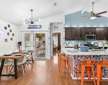 512 Edwards Dr - Photo Thumbnail 8