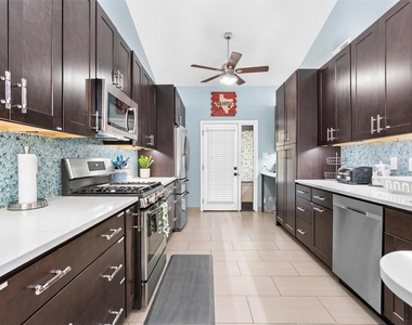 512 Edwards Dr - Photo Thumbnail 12