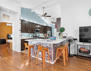512 Edwards Dr - Photo Thumbnail 11