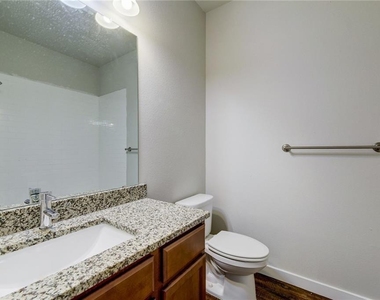 906 Quartz Ct - Photo Thumbnail 12