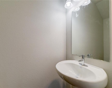 906 Quartz Ct - Photo Thumbnail 6