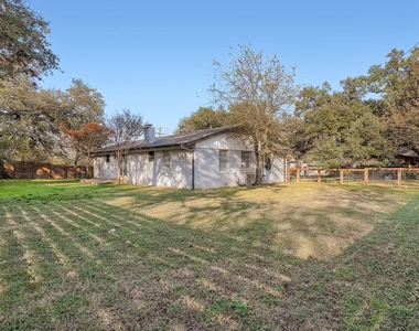 210 College St - Photo Thumbnail 24