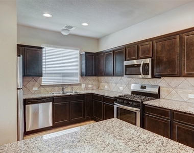 3207 Tilmon Ln - Photo Thumbnail 15