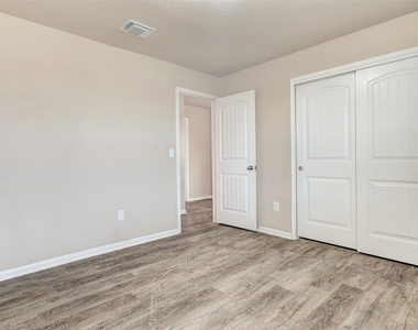3207 Tilmon Ln - Photo Thumbnail 31