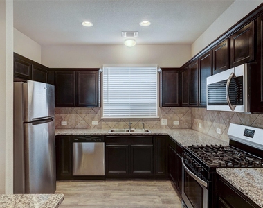 3207 Tilmon Ln - Photo Thumbnail 17