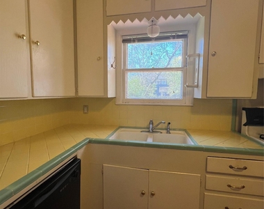 1007 E 38th St - Photo Thumbnail 8