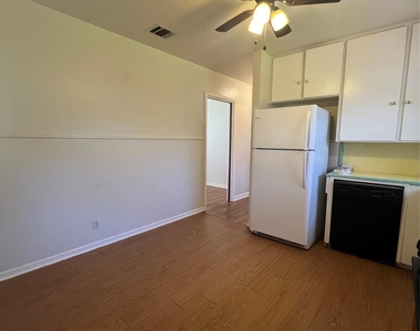 1007 E 38th St - Photo Thumbnail 7