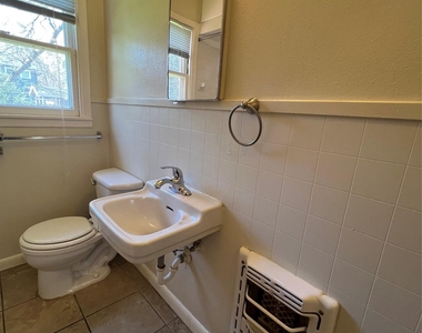 1007 E 38th St - Photo Thumbnail 10