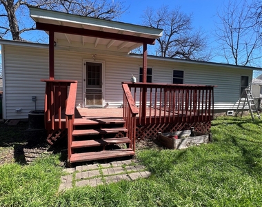 1007 E 38th St - Photo Thumbnail 16