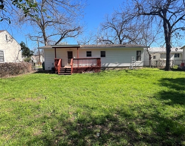 1007 E 38th St - Photo Thumbnail 17