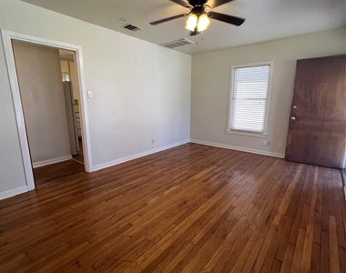 1007 E 38th St - Photo Thumbnail 4