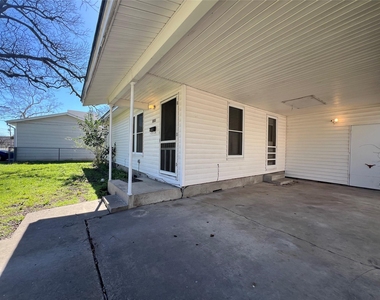 1007 E 38th St - Photo Thumbnail 2