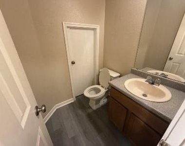 1729 Constantino Cir - Photo Thumbnail 9