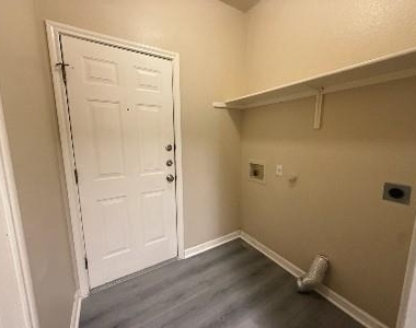 1729 Constantino Cir - Photo Thumbnail 8