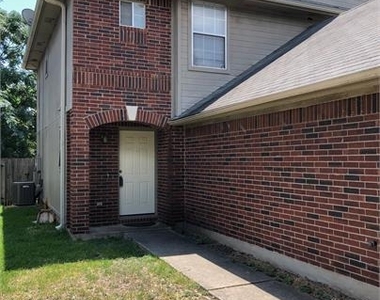 9709 Sugar Hill Dr - Photo Thumbnail 20