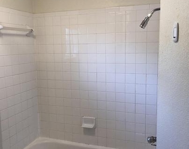 9709 Sugar Hill Dr - Photo Thumbnail 16