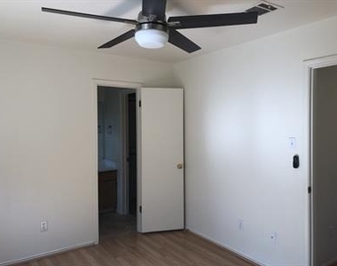 9709 Sugar Hill Dr - Photo Thumbnail 10