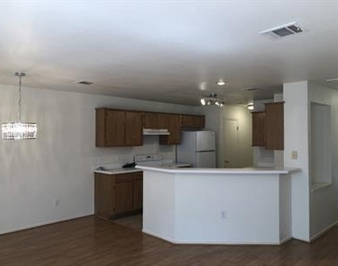 9709 Sugar Hill Dr - Photo Thumbnail 2