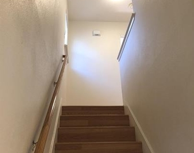 9709 Sugar Hill Dr - Photo Thumbnail 6