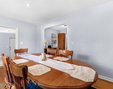 6545 Newcastle Road - Photo Thumbnail 12