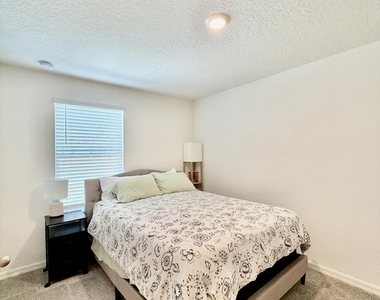 3284 Penny Cove Lane - Photo Thumbnail 15